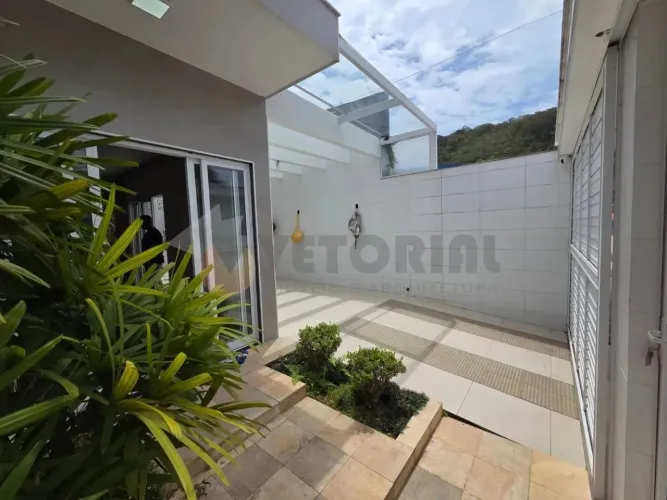 Sobrado com 3 dormitórios para alugar, 160 m² por R$ 5.800,00/mês - Condomínio Verde Mar -
