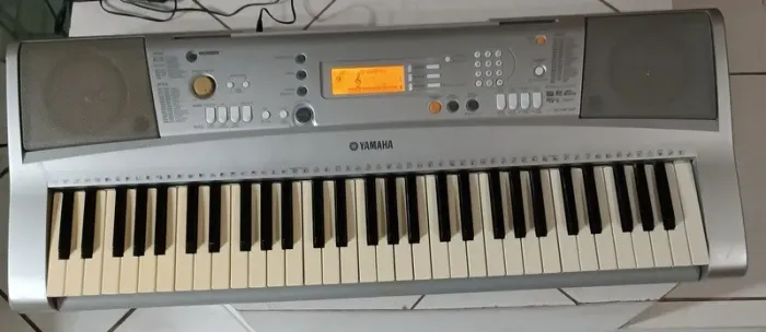 2 TecladoS Yamaha PSR e303 e  PSR 19