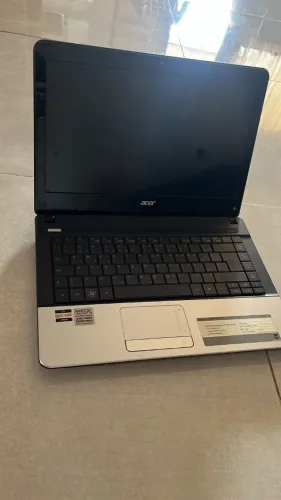 Notebook Acer Aspire E1-421