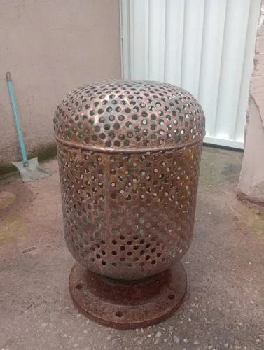 Filtro de bronze grande antigo