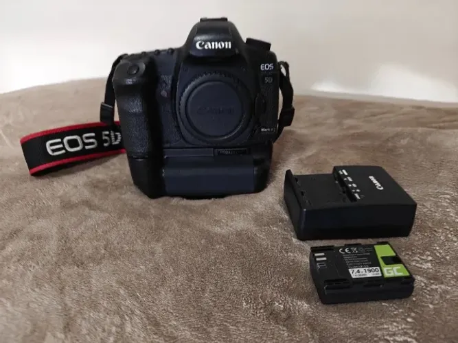 Canon Mark II 5D com lente 28-105mm, 2 baterias e carregador
