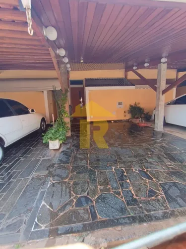 Casa em Condomínio à Venda em São José do Rio Preto-SP - 3 quartos, 1 suíte, 2 salas, 2 ba