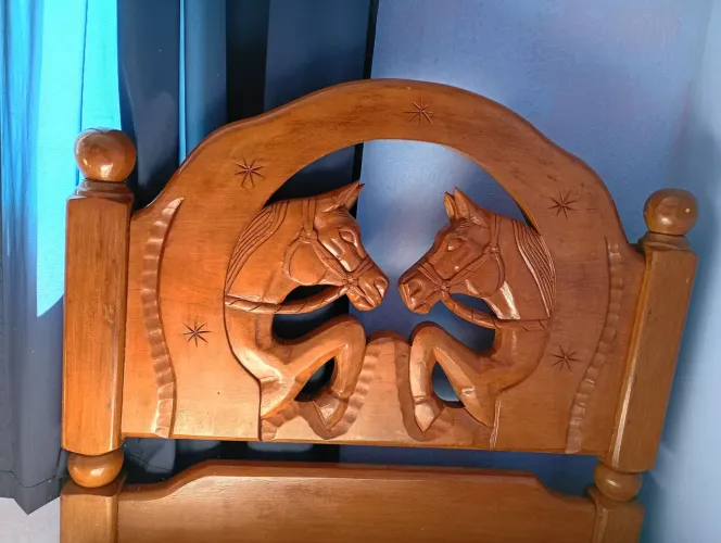 Cama de Angelim pedra casal e solteiro!! Quem entende de madeira sabe o valor!