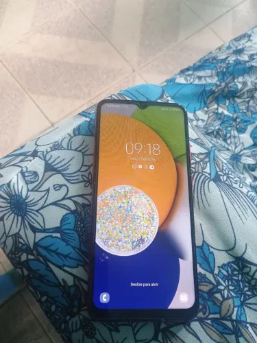 Vende se celular Samsung todo bom em perfeito estado aceito troca 