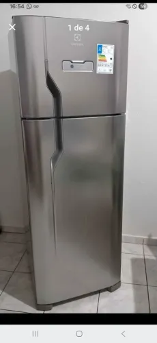 Geladeira 220v fros free novinha...