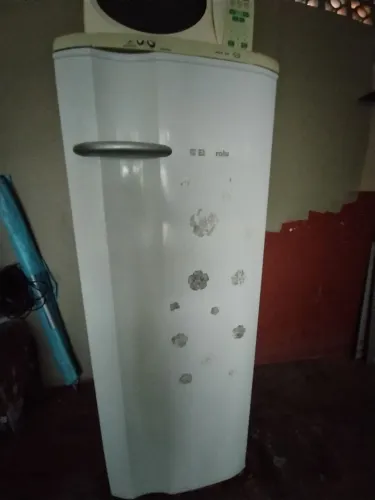 Geladeira 400 litros Electrolux