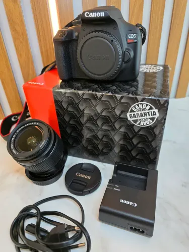 Câmera Canon T7 (8200 cliques)