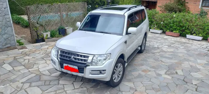 Mitsubishi Pajero HPE Full 3.2 4X4 T.i.dies. 5P AUT 2015