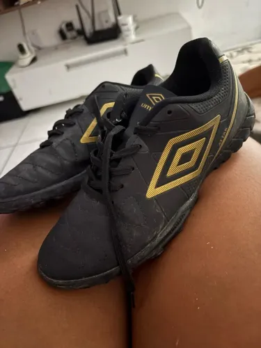Chuteira umbro