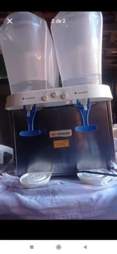 Refresqueira/ SuqueirA por 800 pra retirar até sexta feira!!