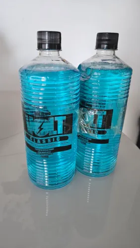 Duas garrafas de 1 Litro de Fluido para maquina de fumaça da marca Volt