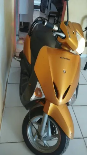 Moto lead 110