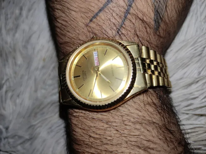 Relógio Citizen Dourado