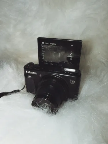 Canon SX740 HS