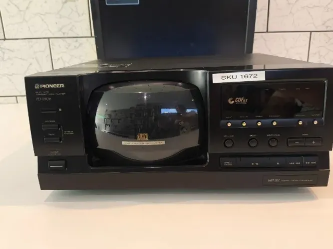 CD PLAYER PIONNER 101DISC PD-F906 LIGANDO NÃO LÊ CD - PARA PEÇAS