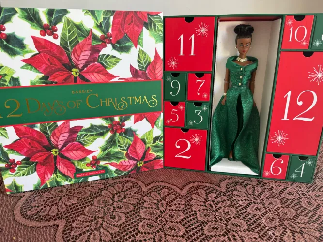 Barbie 12 Days of Christmas Holiday LACRADA Na Caixa