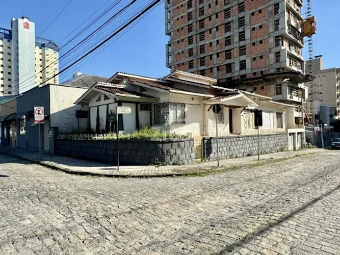 Casa Comercial com 5 dormitórios para alugar, 444 m² por R$ 9.000/mês - Victor Konder - Bl