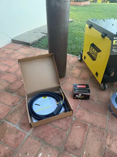 Máquina de solda ESAB 277x