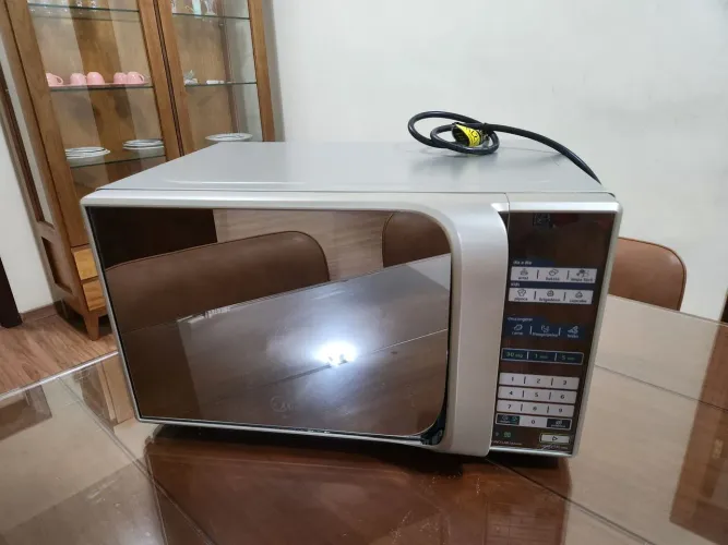 Microondas inox espelhado novissimo