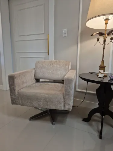 Poltrona Decorativa Giratória