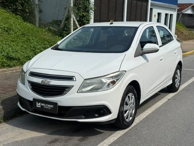 Chevrolet Onix Hatch LT 1.0 8V Flex Power Mec. 4P 2013