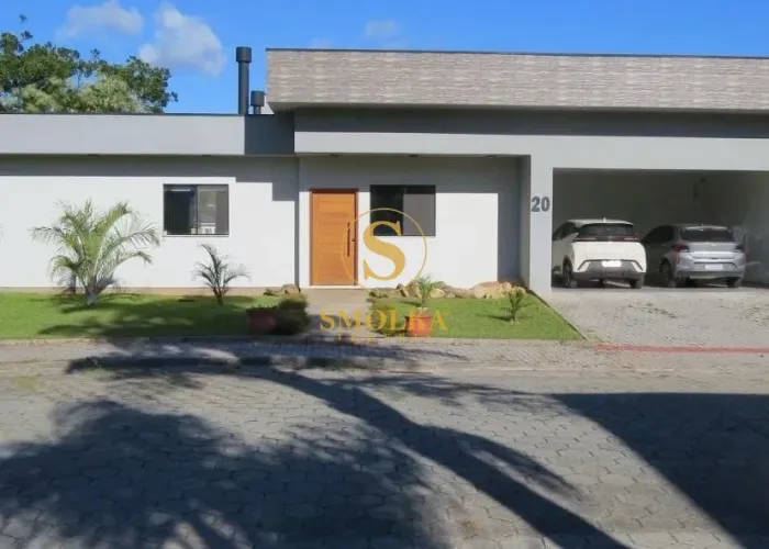 Linda casa com 3 dormitórios semi-mobiliada em Santo Amaro da Imperatriz