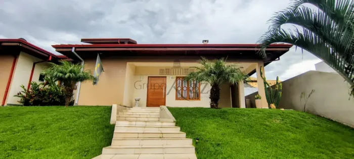 Oportunidade - Casa em Condomínio - Condomínio Terras de Santa Helena - Jacareí - 3 Dormit
