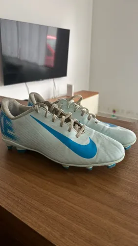 Chuteira Nike mercurial