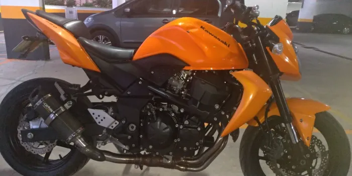 Kawasaki Z750 (2012) Un. Dono - Raridade Original