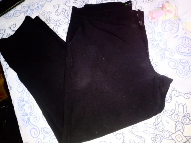 5 calça social Tam. 54 e duas bermudas