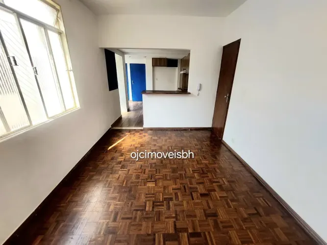 Apartamento amplo , 3 quartos, 2 salas, 3 banheiros e 1 vaga em linha para 2 carros no  Lu