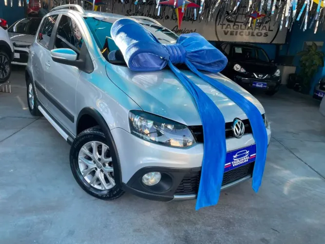 Volkswagen Crossfox 1.6 MI Total Flex 8V 5P 2013
