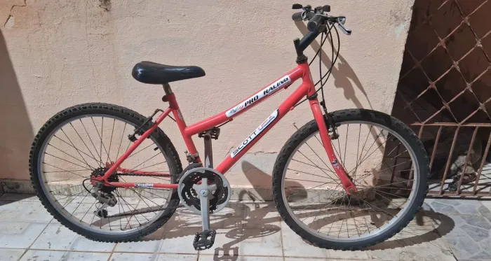 Vende-se bicicleta ARO 24 SEMI NOVO POR APENAS 330$ . Itapetininga sp