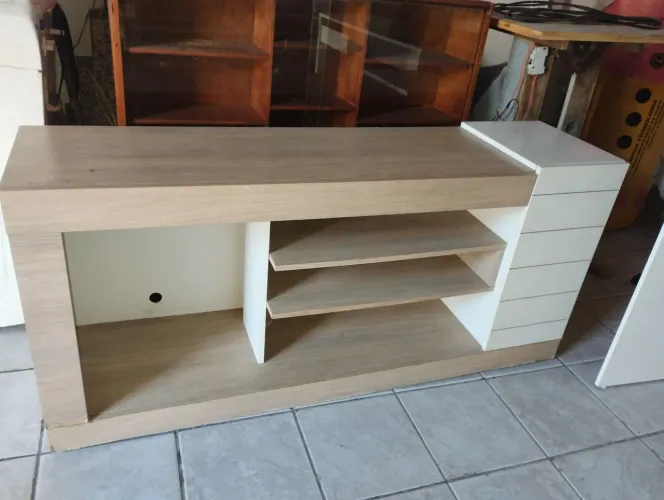 Rak de sala.