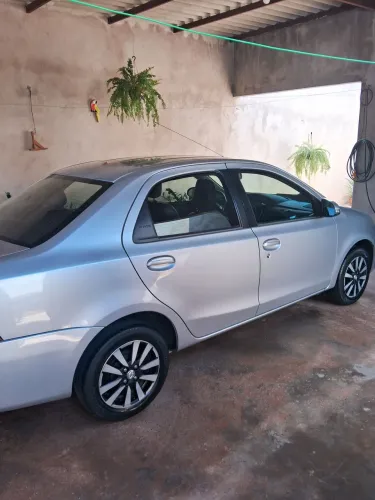 Toyota Etios Platinum Sed. 1.5 Flex 16V 4P Mec. 2016