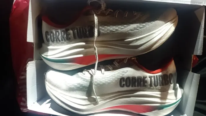 Tênis corre turbo 