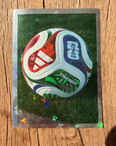 Figurinha Brilhante FWC 5 - Bola Oficial Trionda | Copa do Mundo FIFA 2026