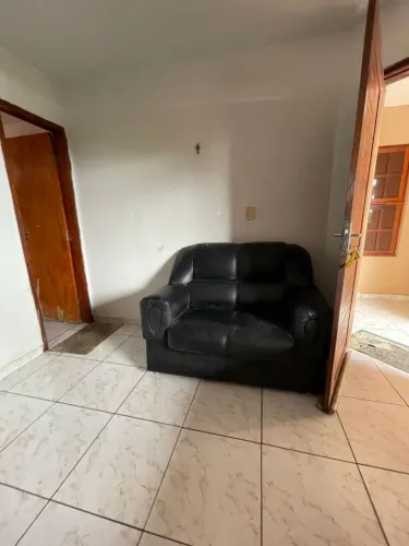 Sofá couro preto