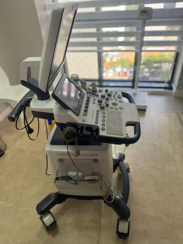 Aparelho de Ultrassom / Ecocardiograma GE Logiq F6