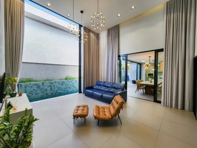 Casa térrea mobiliada e decorada à venda em condomínio fechado Portal do Sol Green em Goiâ