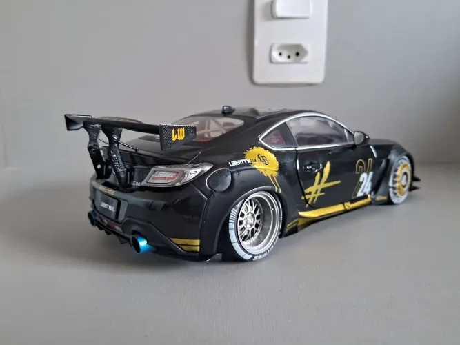 Miniatura 1:18 Solido Toyota Liberty Walk