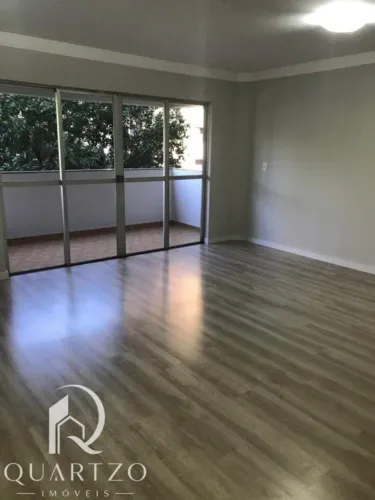 Apartamento revitalizado com 130m², à venda no Edifício Edgar Matos Zona 07 | Maringá/PR