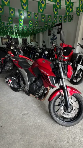 Fazer 250 2023 - Financiamento em 48x e cartão em 18x