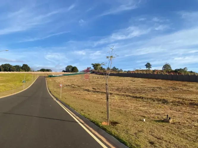 TERRENO À VENDA NO CONDOMÍNIO TAMBORÉ - BAIRRO CAXAMBU - JUNDIAÍ/SP