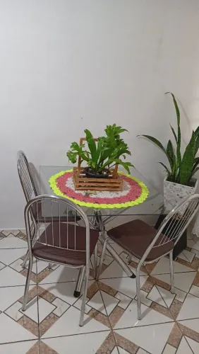 Vedo uma mesa
