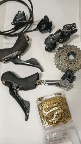 Grupo Shimano Ultegra R8020 Disc 11v Manetes em carbono 