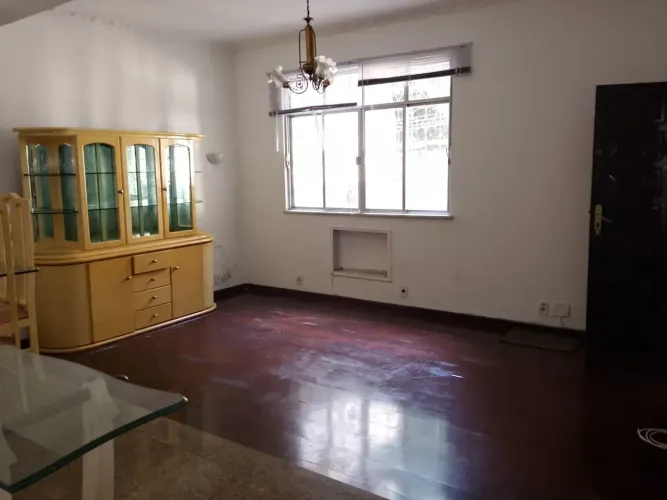 IMÓVEL 2 QUARTOS (1SUÍTE) PARA LOCAÇÃO SEMI - MOBILIADO NO JARDIM CARIOCA COM VARANDA