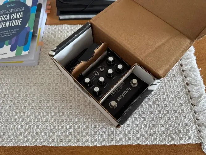 Pedal Strymon Iridium Amp Ir Cab Simulador na caixa completo