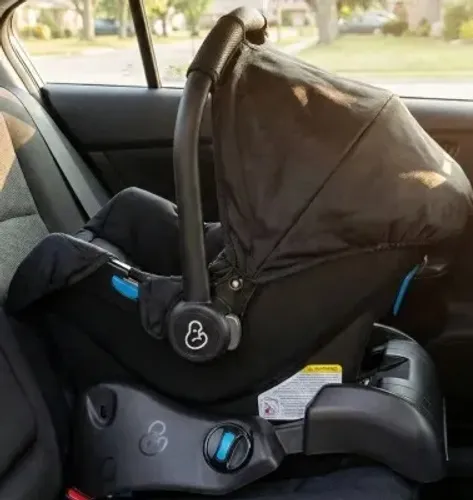 Cadeirinha bebe conforto + base veicular Galzerano