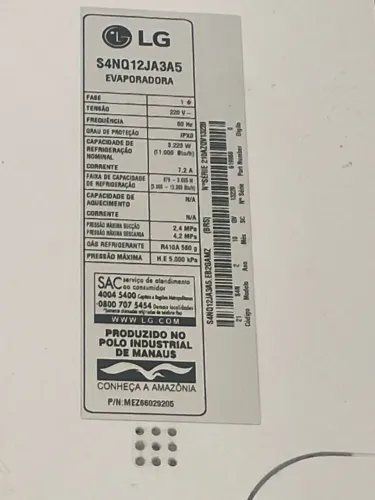 ar-condicionado é um LG Dual Inverter 12.000 BTUs, só frio.